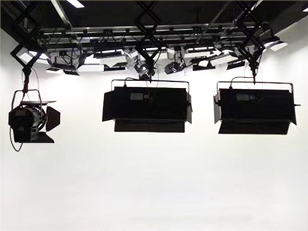 南京企事业单位（虚拟绿箱+灯光演播室案例）