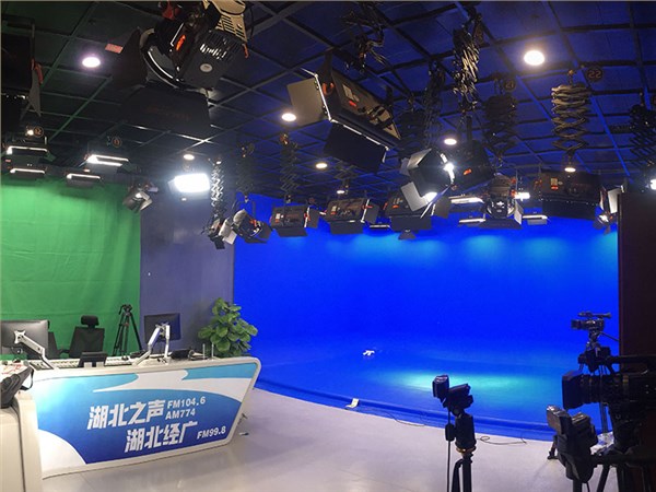湖北广播电视台“省市级演播室灯光”解决方案