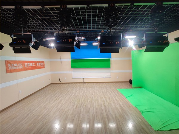 北京丰台阳春小学演播室灯光改造