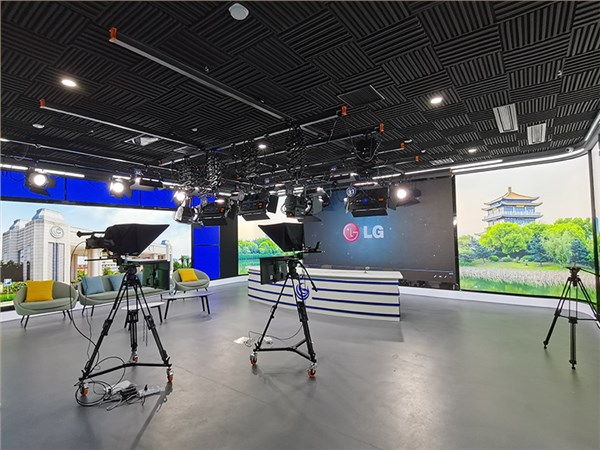 江西科技学院全景交互式演播室灯光设计案例