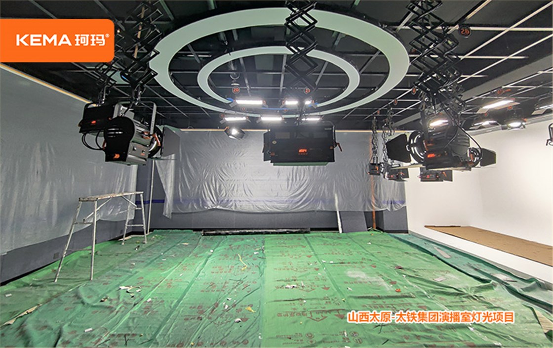 山西太原-太铁集团演播室灯光 (2)