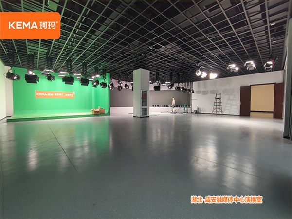 咸安区文化馆灯光安装项目：融媒体中心演播室灯光焕新升级