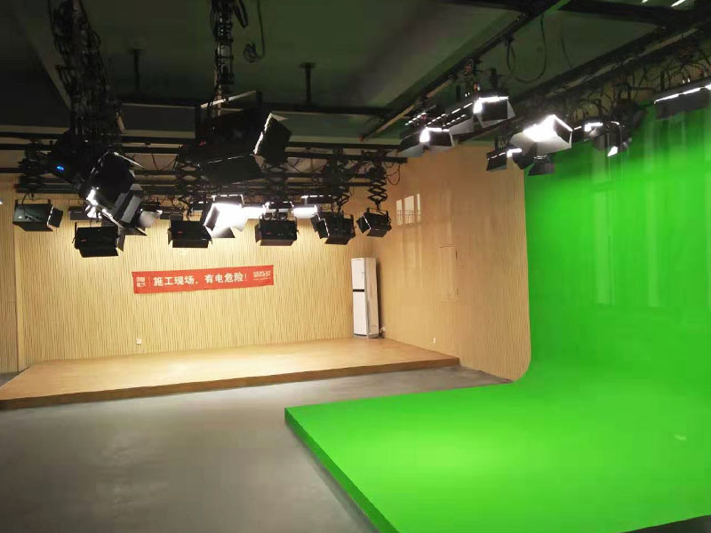 上海市西南工程学校（虚实结合校园演播室灯光案例）