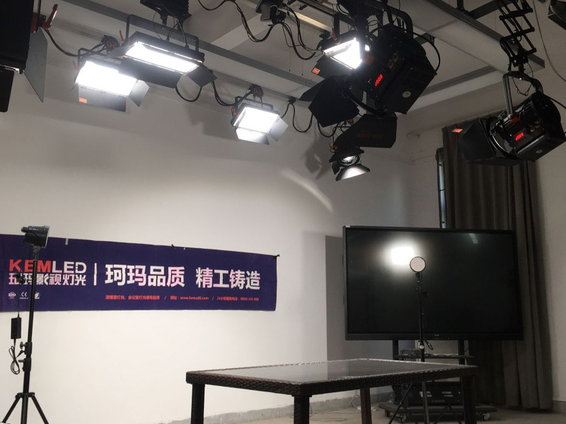 校园演播室灯光工程_湖北美术学院