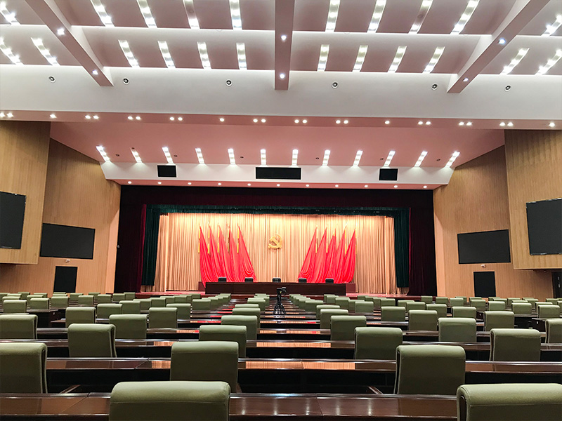 内蒙古包头市人民政府报告厅的国徽和旗帜不鲜亮怎么办？